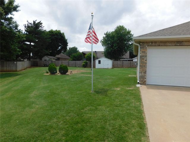 206 W Cedar Brook Place, Farmington, AR 72730