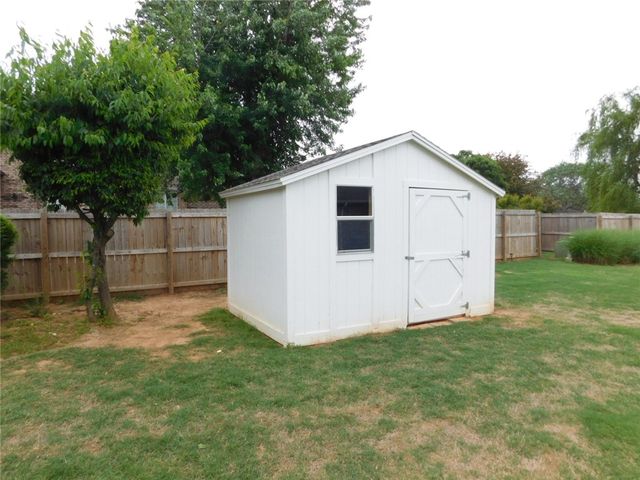 206 W Cedar Brook Place, Farmington, AR 72730