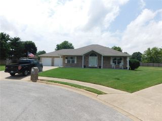 206 W Cedar Brook Place, Farmington, AR 72730