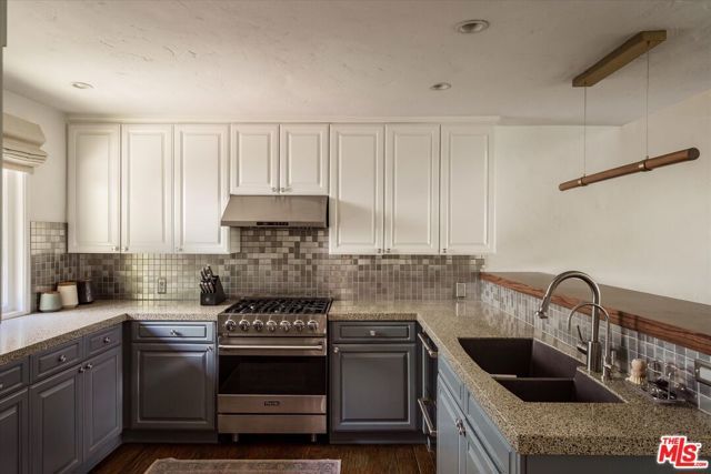 5637 Spreading Oak Drive, Los Angeles, CA 90068