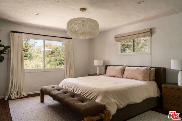 5637 Spreading Oak Drive, Los Angeles, CA 90068