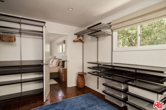 5637 Spreading Oak Drive, Los Angeles, CA 90068