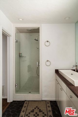 5637 Spreading Oak Drive, Los Angeles, CA 90068