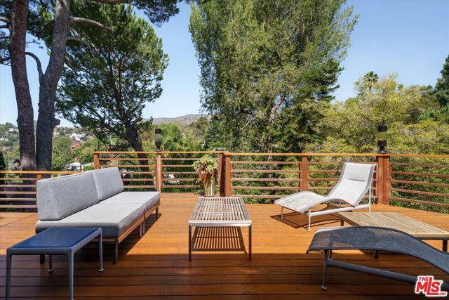 5637 Spreading Oak Drive, Los Angeles, CA 90068