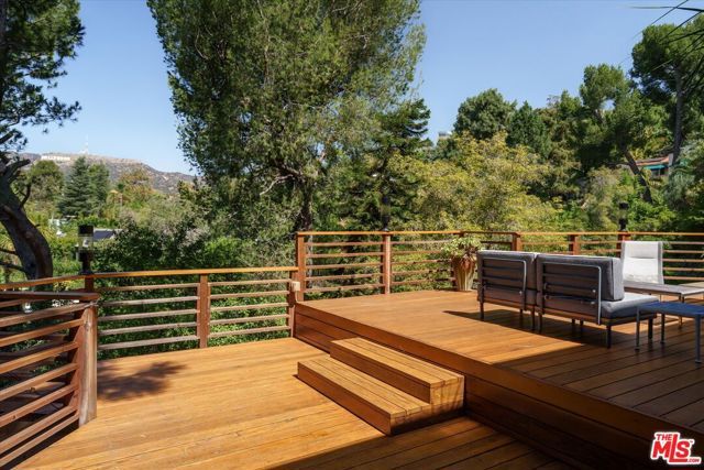 5637 Spreading Oak Drive, Los Angeles, CA 90068