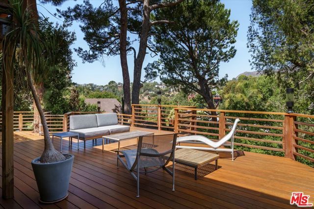 5637 Spreading Oak Drive, Los Angeles, CA 90068