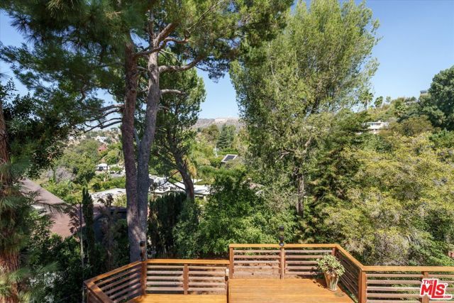 5637 Spreading Oak Drive, Los Angeles, CA 90068