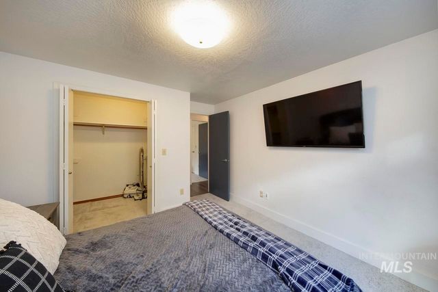 1338 W Sandalwood Dr, Meridian, ID 83646