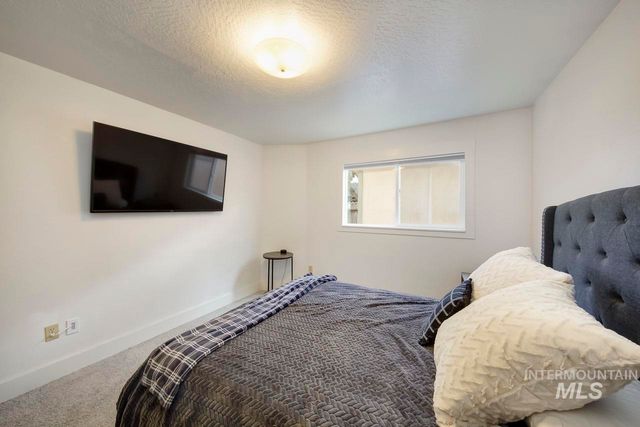 1338 W Sandalwood Dr, Meridian, ID 83646