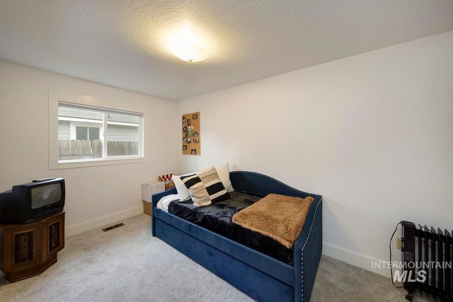 1338 W Sandalwood Dr, Meridian, ID 83646