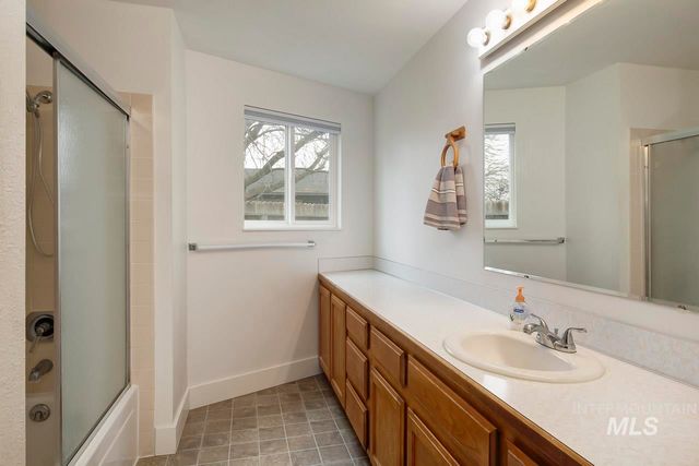 1338 W Sandalwood Dr, Meridian, ID 83646