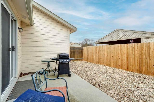 1338 W Sandalwood Dr, Meridian, ID 83646