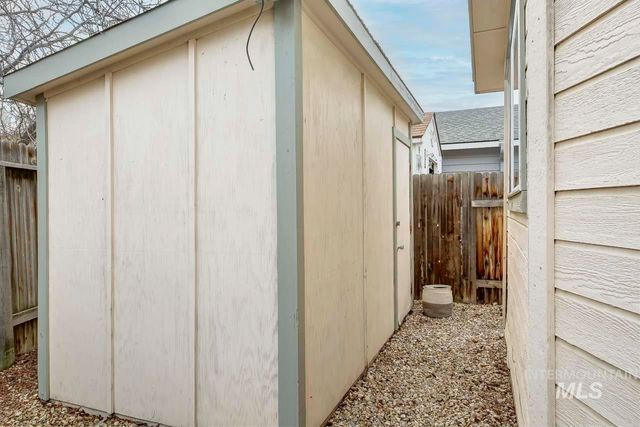 1338 W Sandalwood Dr, Meridian, ID 83646