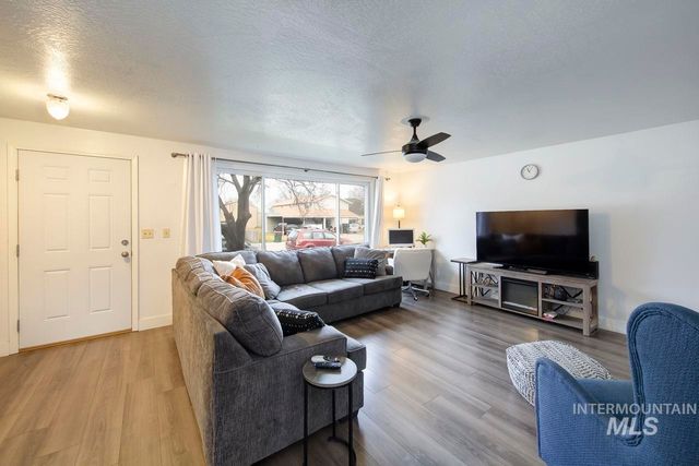 1338 W Sandalwood Dr, Meridian, ID 83646