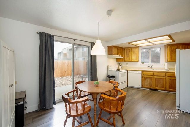 1338 W Sandalwood Dr, Meridian, ID 83646