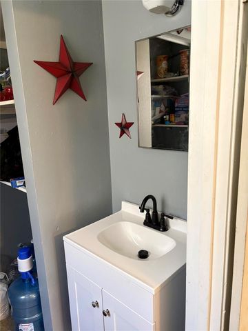 451 Southern Oaks Drive Drive, Lake Jackson, TX 77566