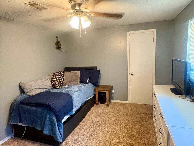 451 Southern Oaks Drive Drive, Lake Jackson, TX 77566