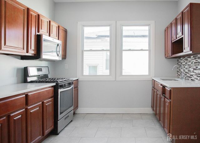 52 Smith Street, Newark, NJ 07106