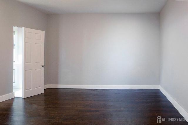 52 Smith Street, Newark, NJ 07106