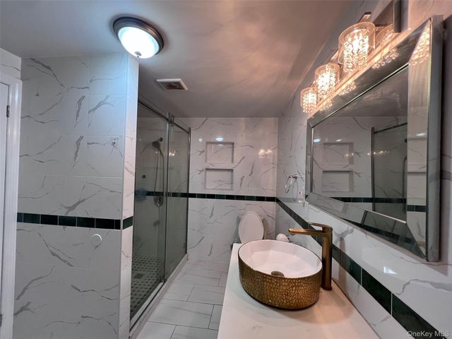 2522 Seymour Avenue, Bronx, NY 10469