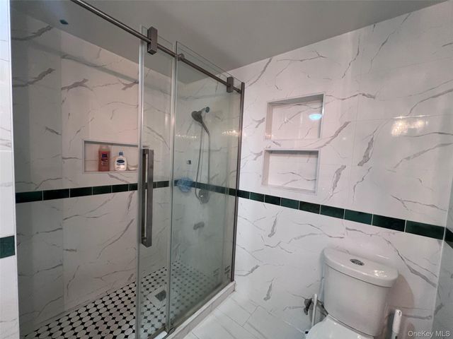 2522 Seymour Avenue, Bronx, NY 10469