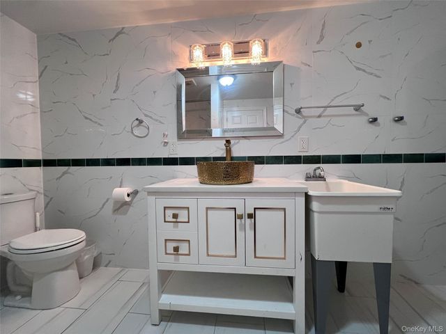 2522 Seymour Avenue, Bronx, NY 10469