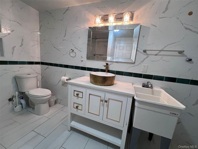 2522 Seymour Avenue, Bronx, NY 10469