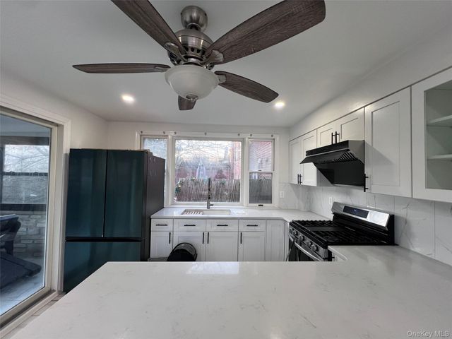 2522 Seymour Avenue, Bronx, NY 10469