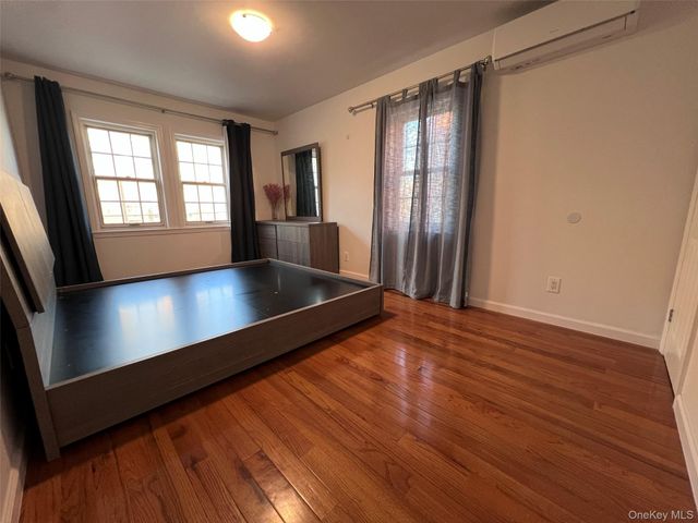 2522 Seymour Avenue, Bronx, NY 10469