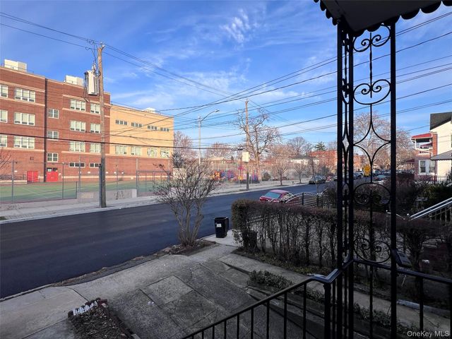 2522 Seymour Avenue, Bronx, NY 10469