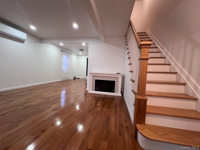 2522 Seymour Avenue, Bronx, NY 10469