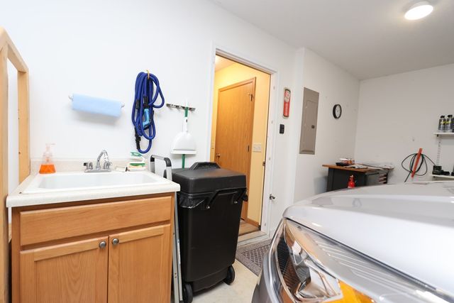 1111 Bogey Drive, Ontario, OH 44906