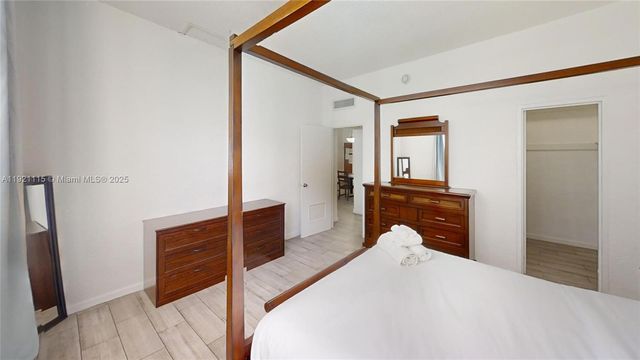 4001 S Ocean Dr PH7, Hollywood, FL 33019