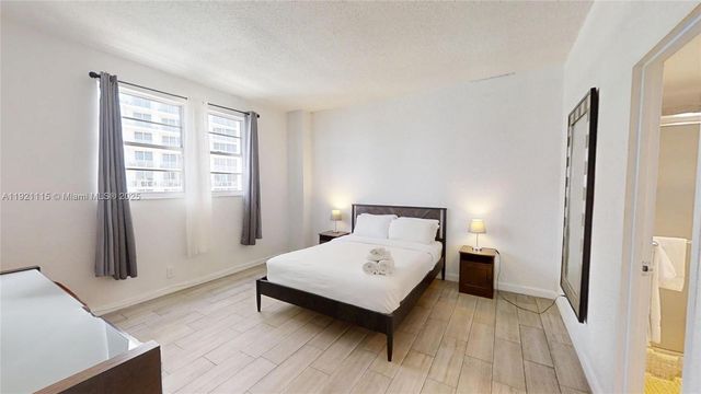 4001 S Ocean Dr PH7, Hollywood, FL 33019