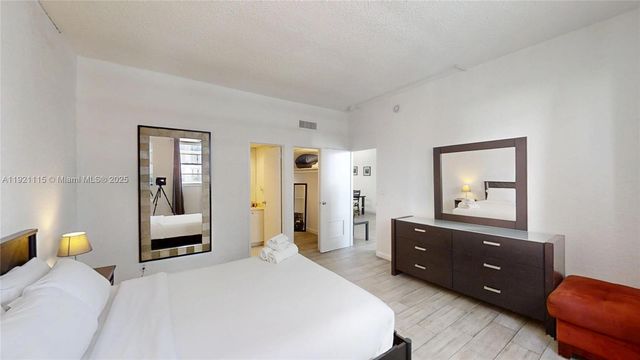 4001 S Ocean Dr PH7, Hollywood, FL 33019