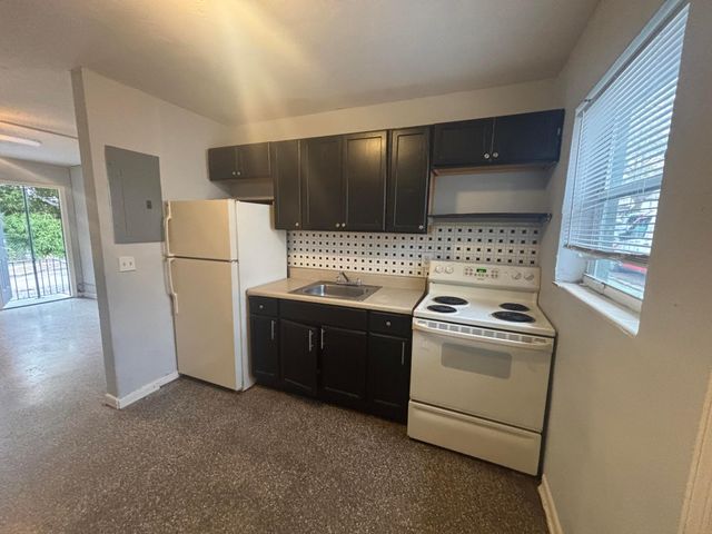 812 10th Street A, West Palm Beach, FL 33401