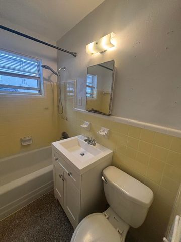 812 10th Street A, West Palm Beach, FL 33401