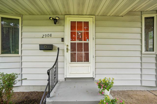 2908 Roosevelt Street NE, Saint Anthony, MN 55418