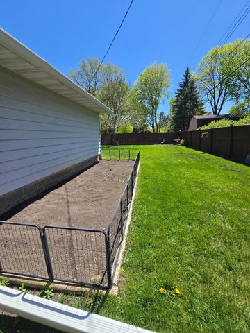 2908 Roosevelt Street NE, Saint Anthony, MN 55418