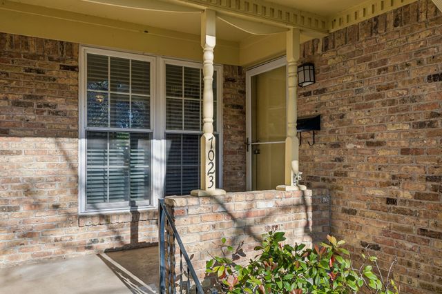 7023 Kingsbury Drive, Dallas, TX 75231