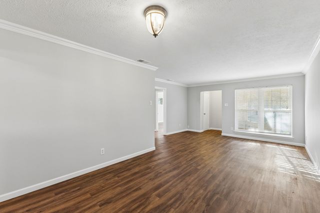 7023 Kingsbury Drive, Dallas, TX 75231