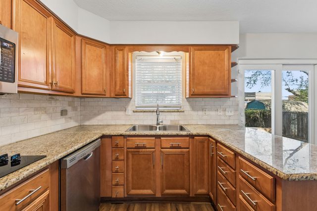 7023 Kingsbury Drive, Dallas, TX 75231