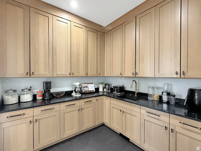 1230 W CARIBOU CT, Pleasant View, UT 84414
