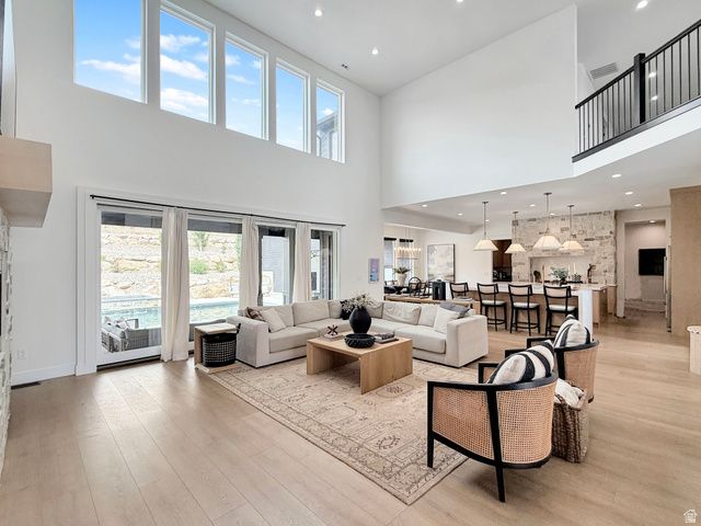 1230 W CARIBOU CT, Pleasant View, UT 84414