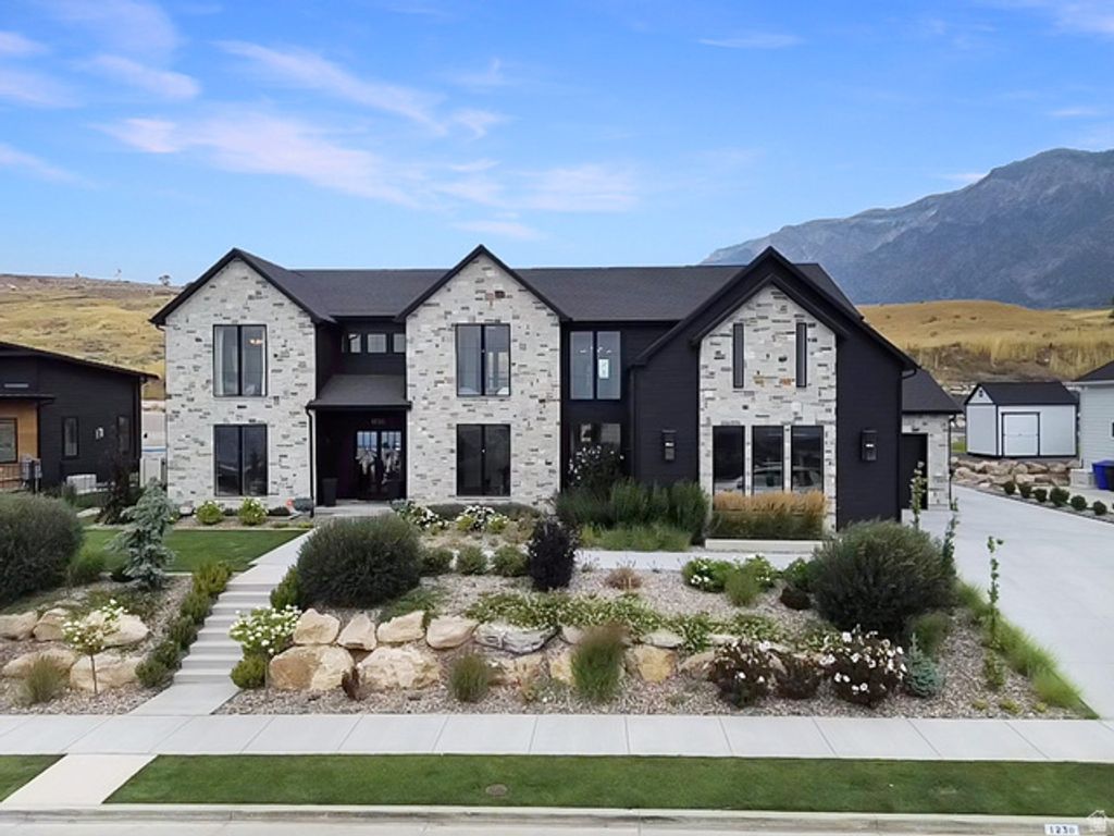 1230 W CARIBOU CT, Pleasant View, UT 84414