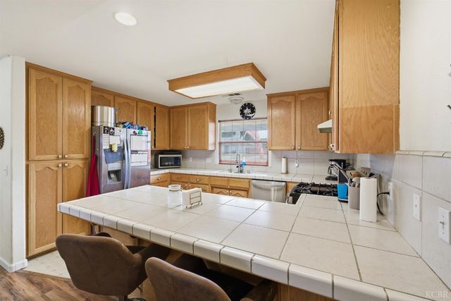 505 Westgate Place, Lemoore, CA 93245