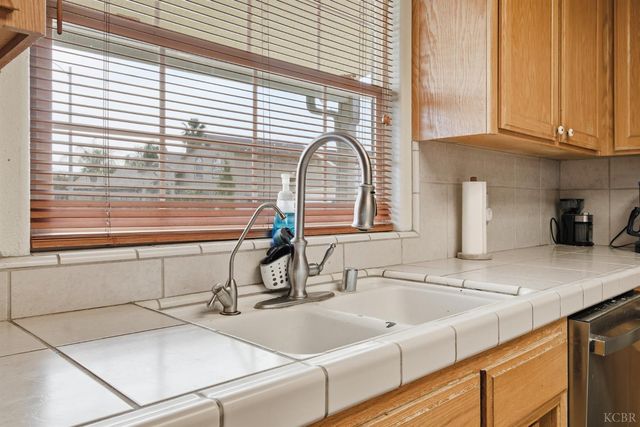 505 Westgate Place, Lemoore, CA 93245