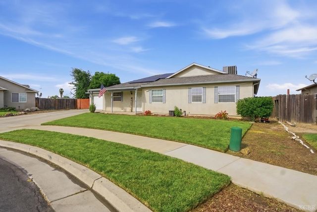 505 Westgate Place, Lemoore, CA 93245