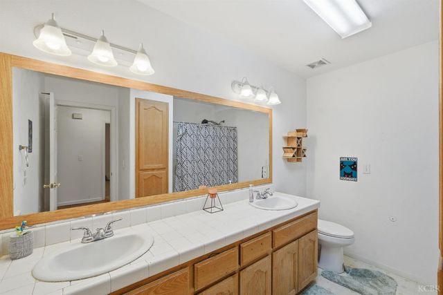 505 Westgate Place, Lemoore, CA 93245