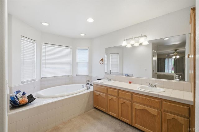 505 Westgate Place, Lemoore, CA 93245